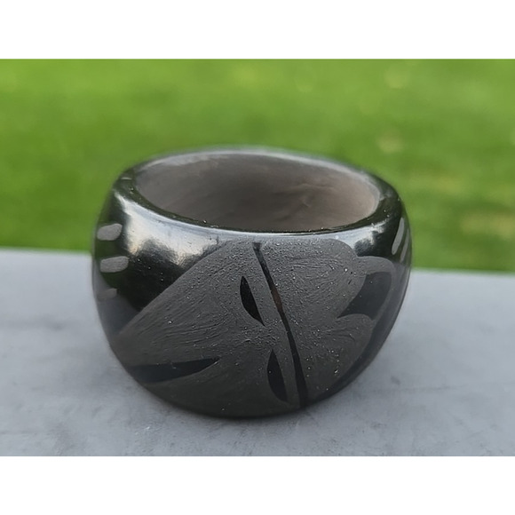 Santa Clara Pottery Matte on Black Signed Rencie Mini Seed Pot - Picture 1 of 12